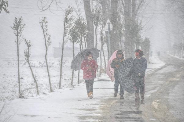 风雪上学路