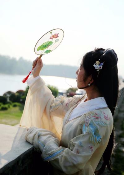 传承民族文化