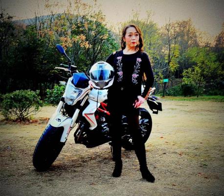霸气的女骑手
