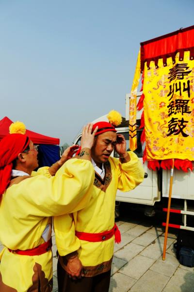 非遗文化：《寿州锣鼓》，她起源战国时期楚文化，己延续了2000多年，由淮河地区传统锣鼓谱精华改编而来，其锣鼓声音清脆、洪亮，声播数里，堪称楚文化的一朵奇葩……