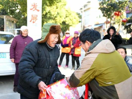 九州摄影俱乐部九州摄影公益群携手花王水漆淮南办事处到洛河镇部分村五保户献爱心送温暖活动花絮