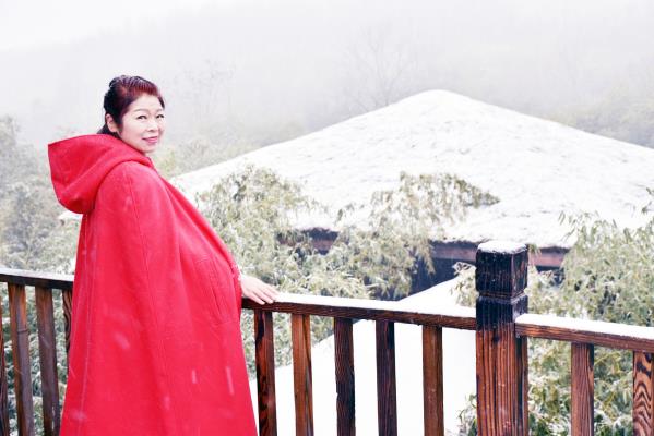 雪中，那一袭红衣－－－