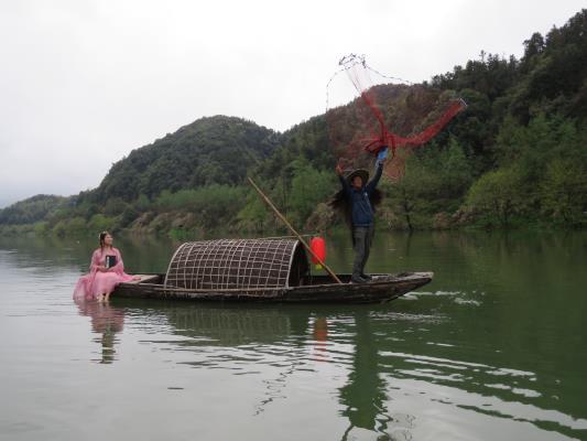 《月亮湾的靓影》出镜：慧 敏