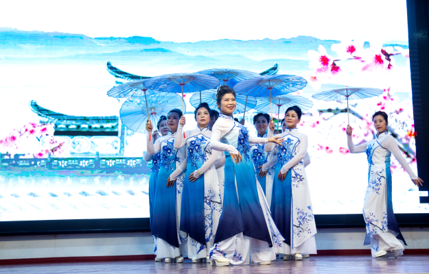 淮南图片网十周年庆典文艺节目 舞蹈《油纸伞》（表演者：党慧敏 等