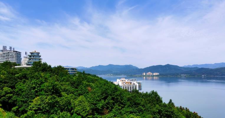 李维焕：游太平湖（古诗新韵）