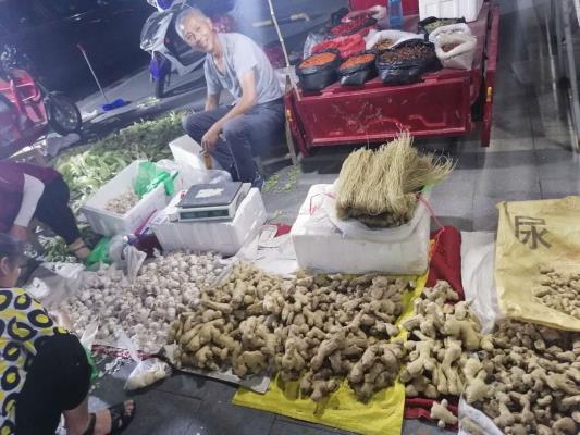 【生活剪影】人间烟火是地摊
