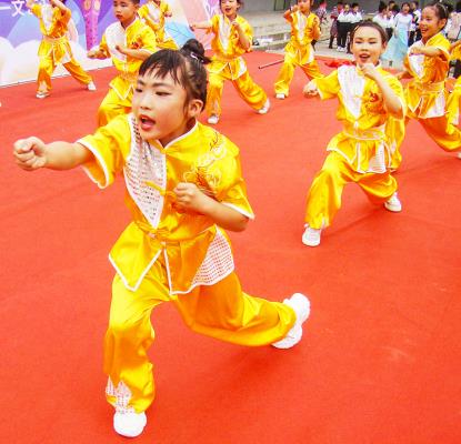 寿县双庙集小学举办庆“六一”第15届文艺汇演