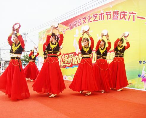寿县双庙集镇举办庆“六一”主题活动分享文化艺术大餐