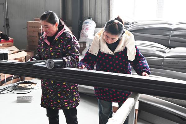 淮南寿县：门窗加工 撑起乡墅建设“美颜值”