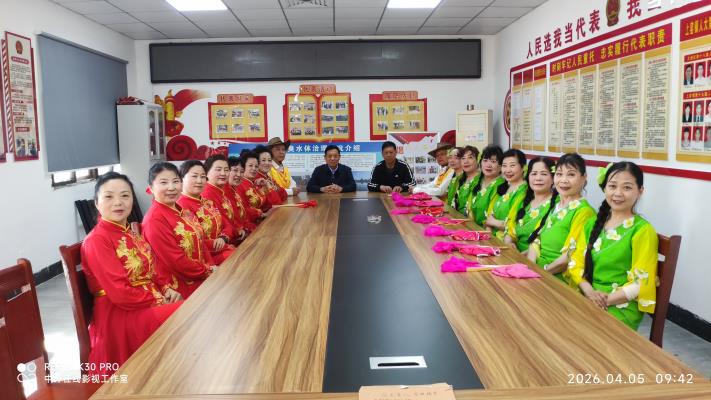 文艺队走进全国文明村方楼