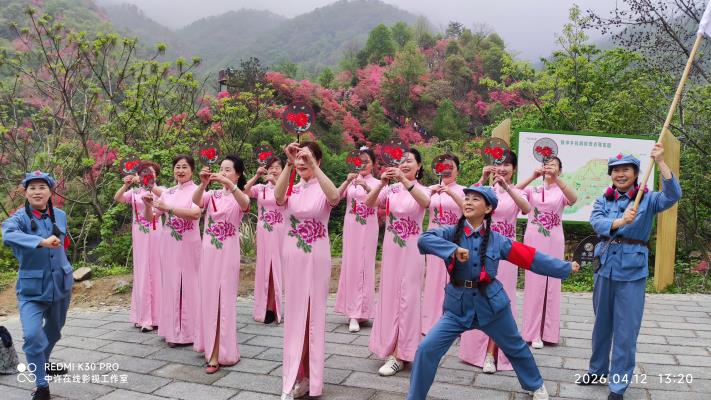 《绿色军衣》团队赴金寨拍《映山红》
