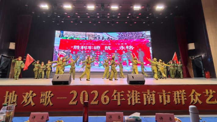 情景剧《绿色军衣》登海岸剧院展演