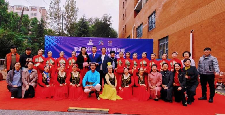 “奋进新征程·运动促健康”重阳节慰问演出温暖上演，敬老情浓暖人心