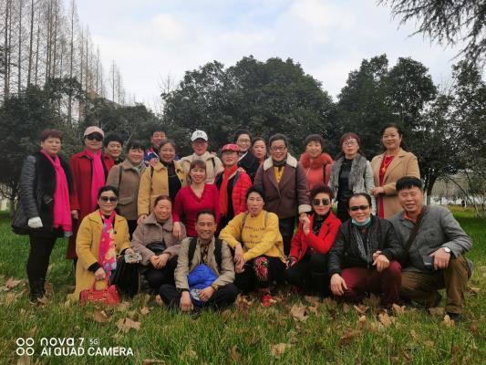 大年初一淮南联合健康运动群，友友们偶遇徒步洞山公园，梅园，仙女湖，老龙眼水库一路欢声笑语健康运动。
