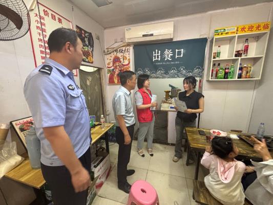 高考考点周边安全宣传 筑牢护考安全防线