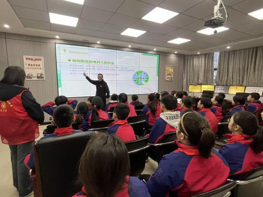 田家庵区关工委开展安全用电科普讲座