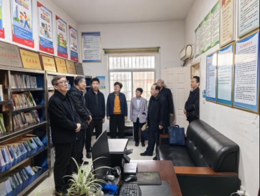 市关工委副主任梁立文一行赴田家庵区曹庵镇曹庵村调研关工委工作