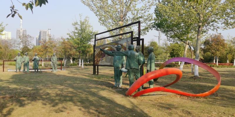 市府广场雕塑