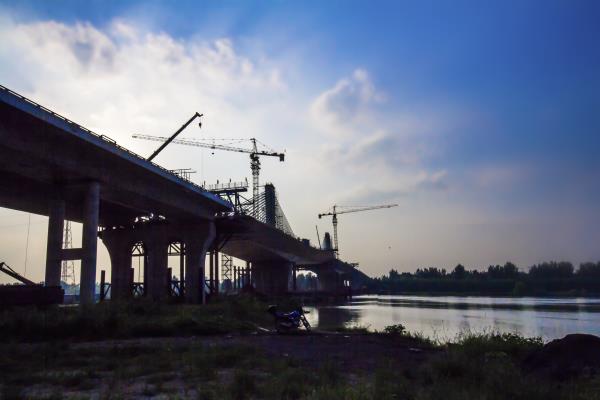 淮上淮河公路大桥新姿