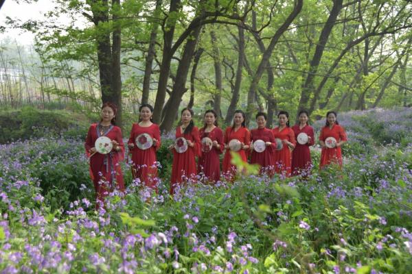 淮南图片网模特队赴八公山区闪冲村赏花走秀