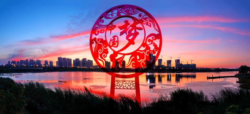 霞映中央湖