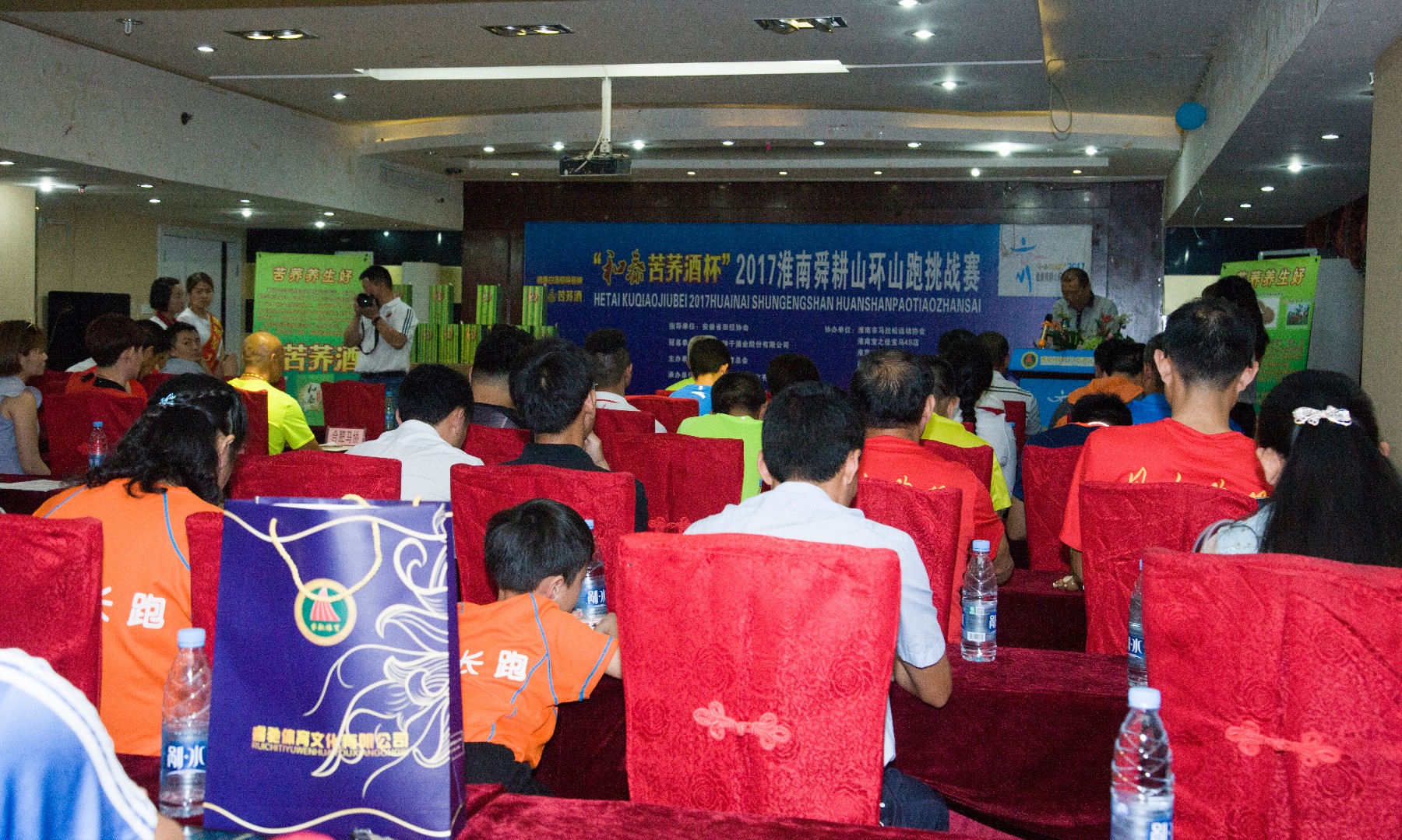 6V9H1752a.jpg