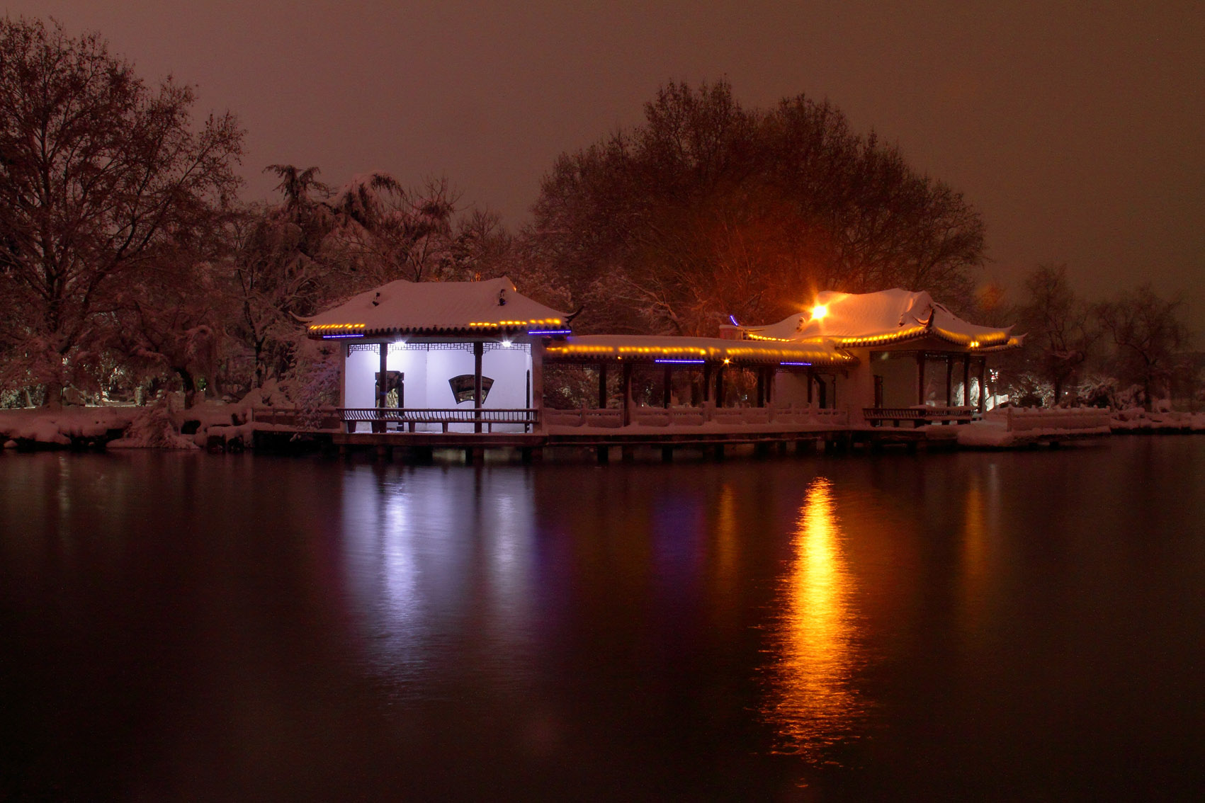龙湖雪夜-小图.jpg