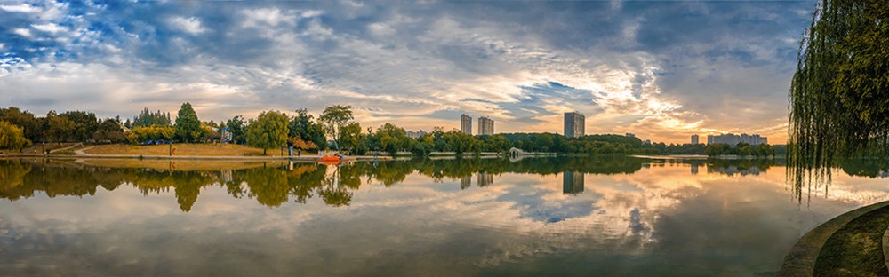 龙湖之光 1000.jpg