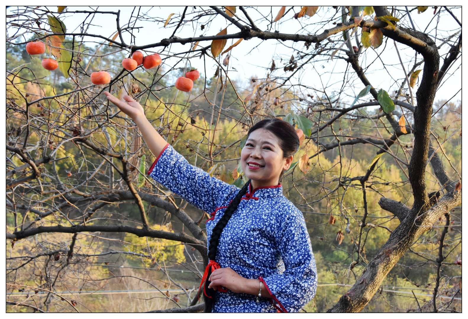 乡村田园油菜花中女孩背影高清图片下载-正版图片500862246-摄图网