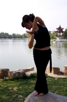 练瑜伽的美女