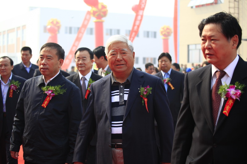 陕汽重卡淮南线正式投产暨新能源重卡下线