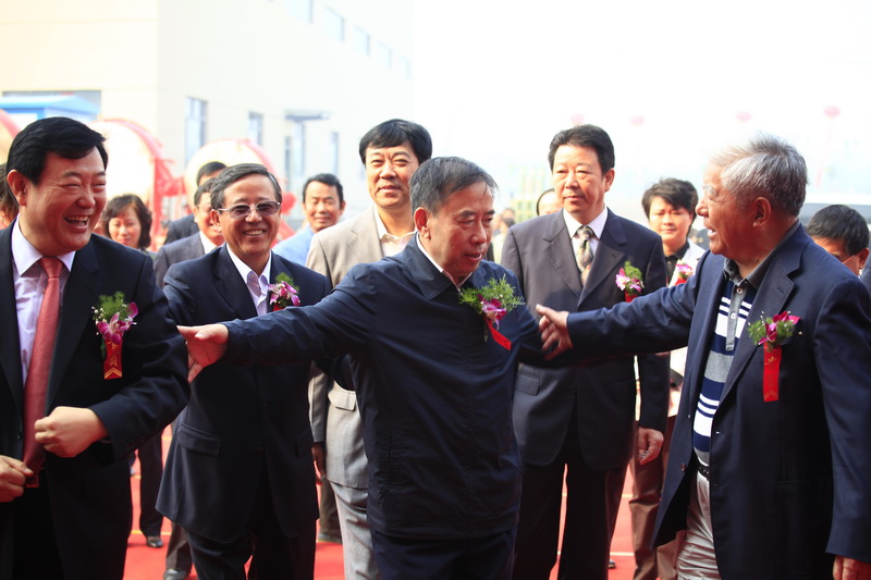 陕汽重卡淮南线正式投产暨新能源重卡下线