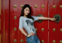 素面美女演绎穿越