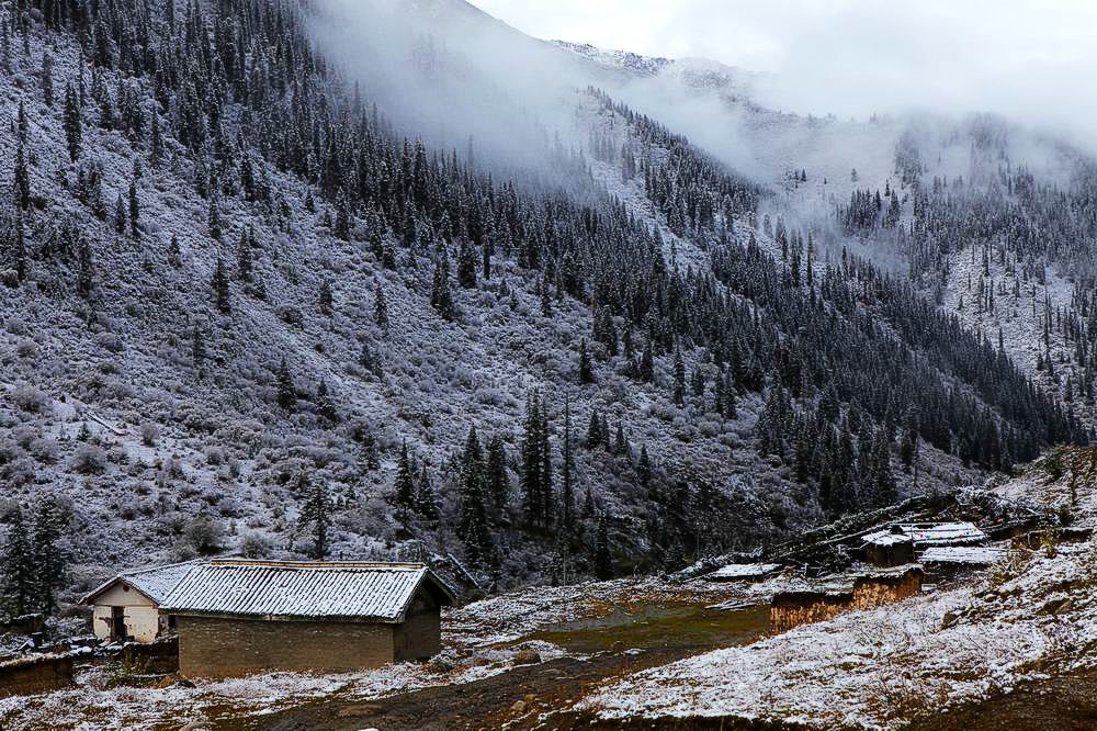 驴行川藏第一险——翻越冰雪覆盖的雀儿山(组照)