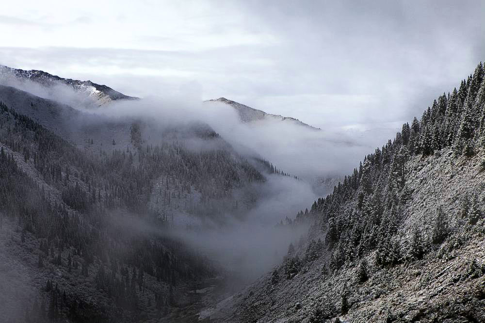 驴行川藏第一险——翻越冰雪覆盖的雀儿山(组照)
