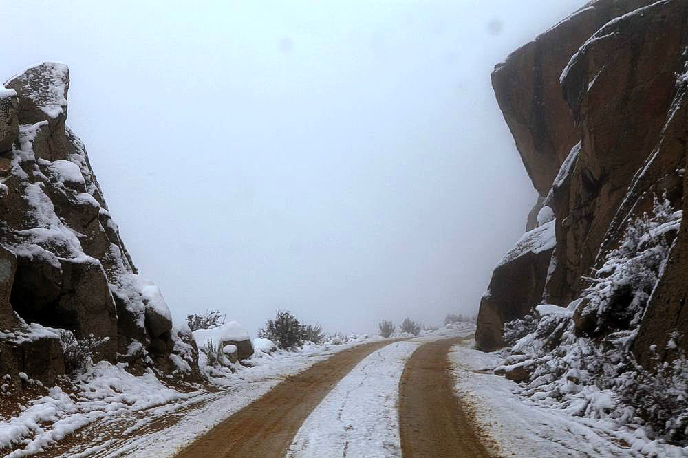 驴行川藏第一险——翻越冰雪覆盖的雀儿山(组照)