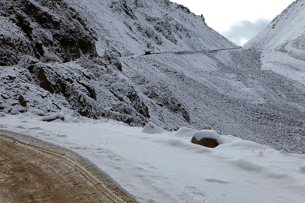驴行川藏第一险——翻越冰雪覆盖的雀儿山(组照)