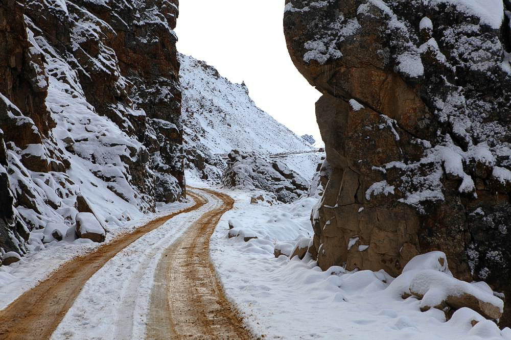 驴行川藏第一险——翻越冰雪覆盖的雀儿山(组照)