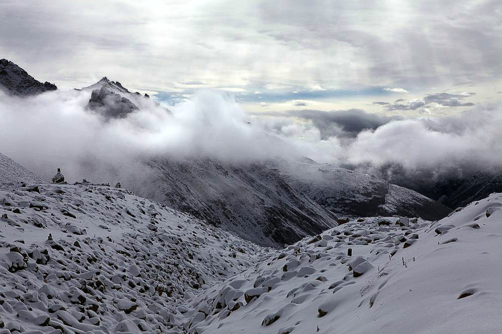 驴行川藏第一险——翻越冰雪覆盖的雀儿山(组照)