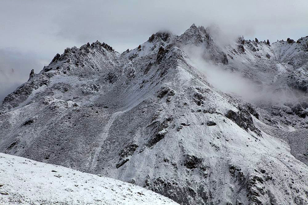 驴行川藏第一险——翻越冰雪覆盖的雀儿山(组照)