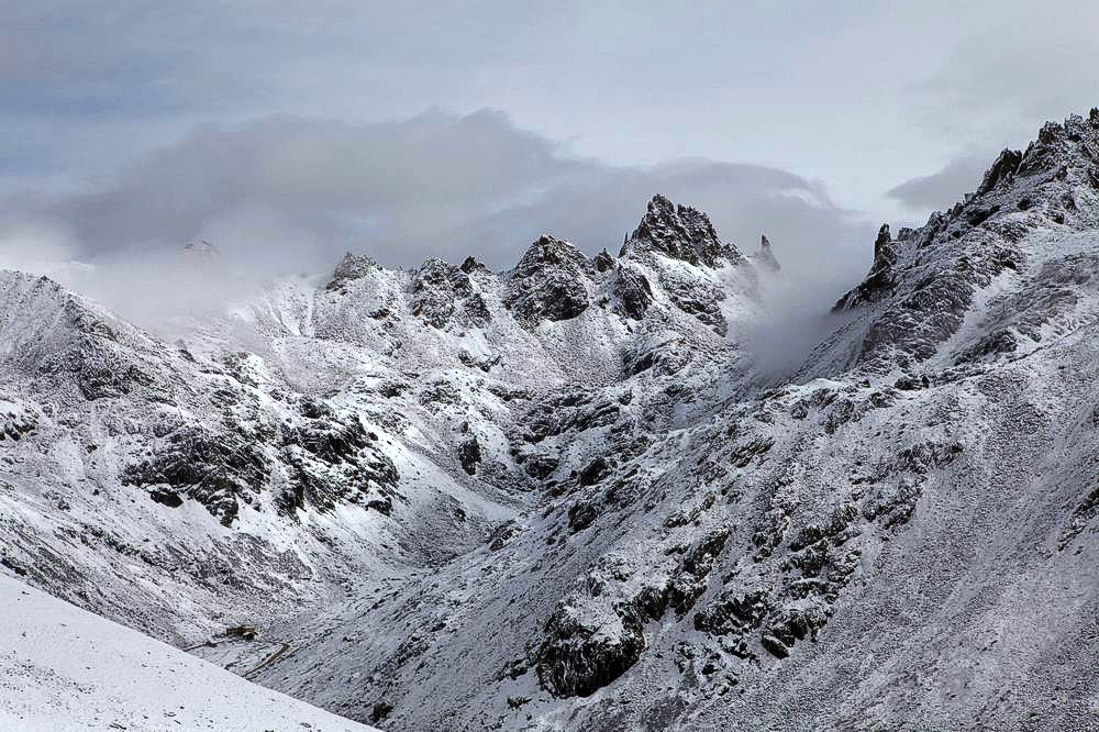 驴行川藏第一险——翻越冰雪覆盖的雀儿山(组照)