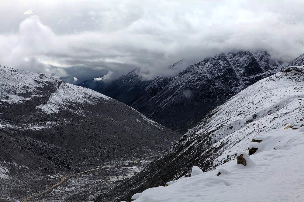 驴行川藏第一险——翻越冰雪覆盖的雀儿山(组照)