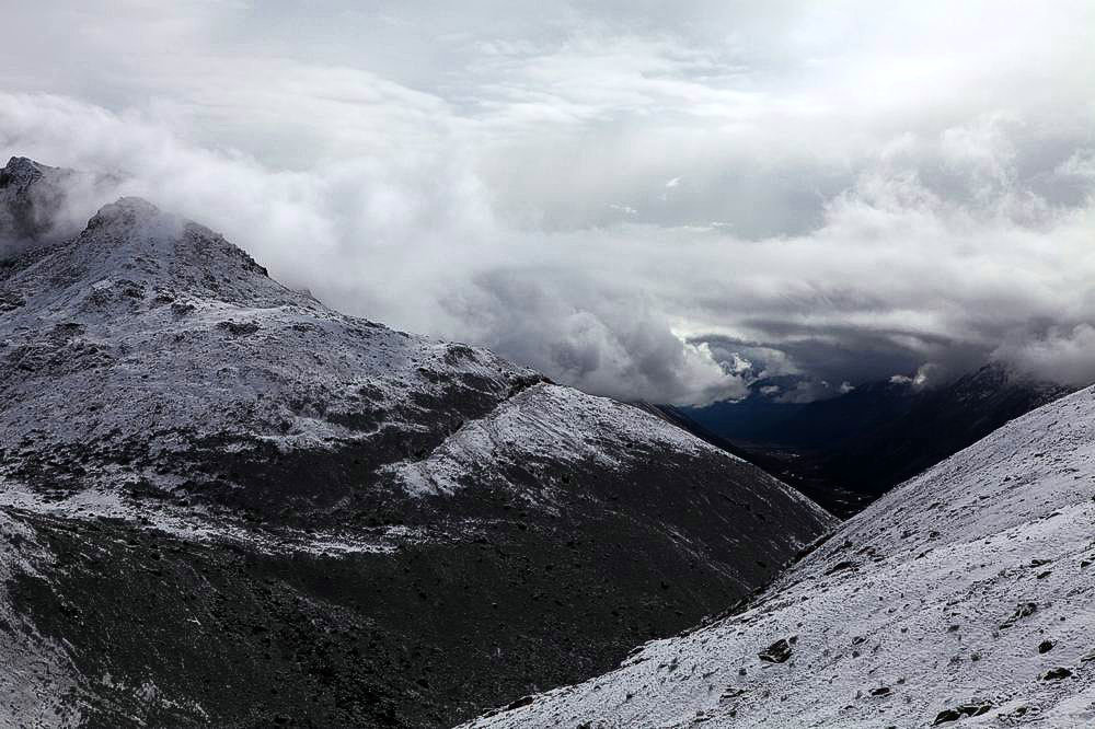 驴行川藏第一险——翻越冰雪覆盖的雀儿山(组照)