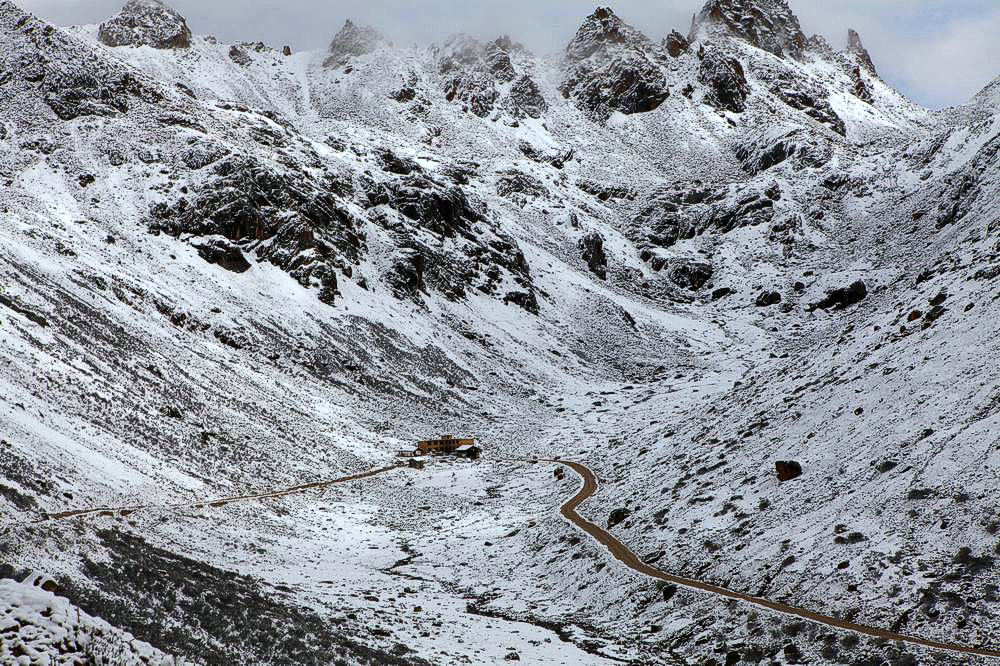 驴行川藏第一险——翻越冰雪覆盖的雀儿山(组照)