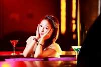 小聚伯爵酒吧--拍美女