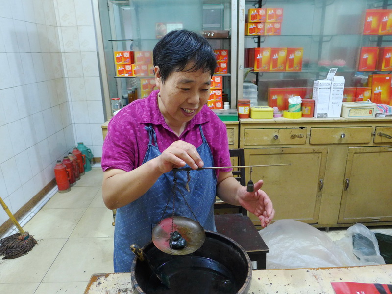 佛家文化奇葩――淮南老佛堂膏药介绍与制作过程拍摄