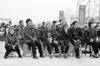 文艺下乡·看大戏的乡亲们