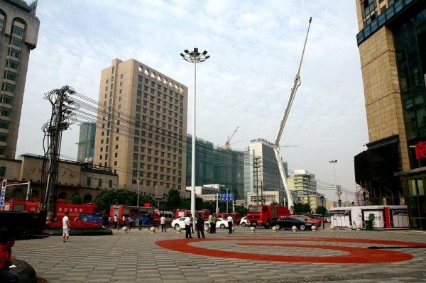 市消防组织高层建筑消防演习