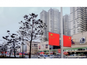 五星红旗代表了强大，也展示了团结与和谐